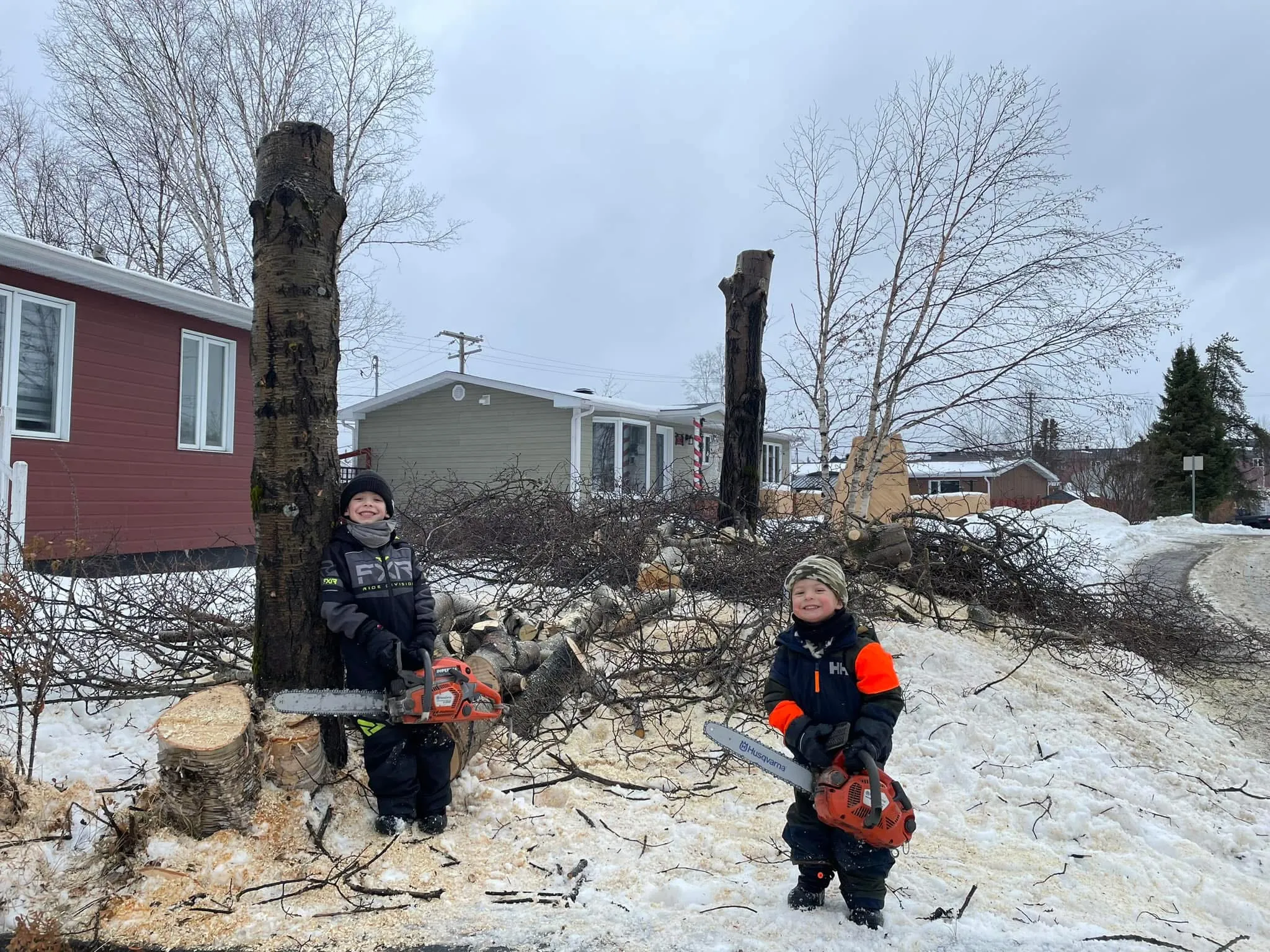 enfants emondage tronconneuse husqvarna saguenay lac saint jean